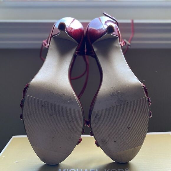 Red Delicious Faux Snakeskin Heels Size 8 - Picture 4 of 5